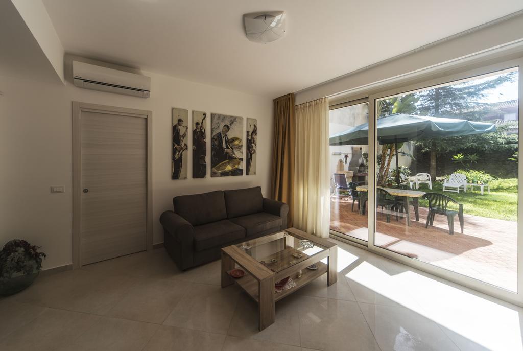 Casa Vacanza Acquamarina Acireale Bagian luar foto