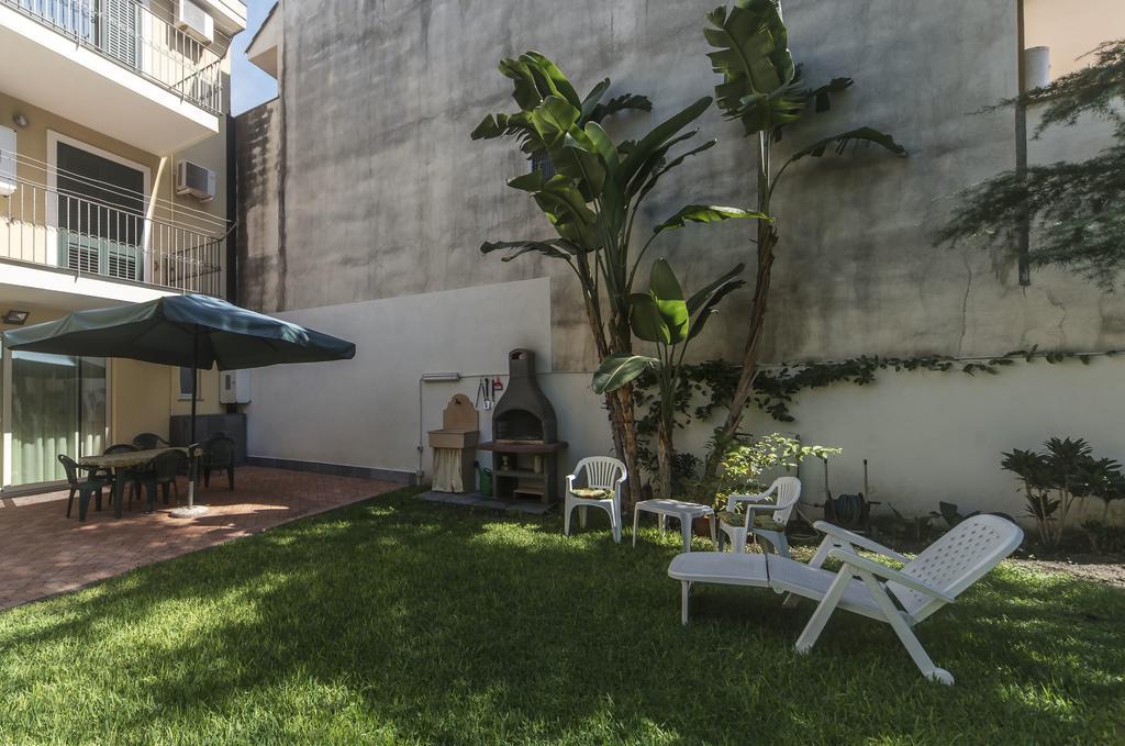 Casa Vacanza Acquamarina Acireale Bagian luar foto